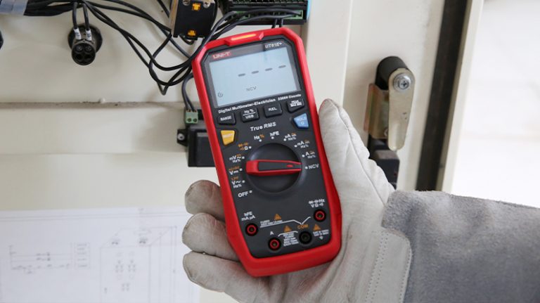Đồng hồ vạn năng đo biến tần Uni-T UT61E+