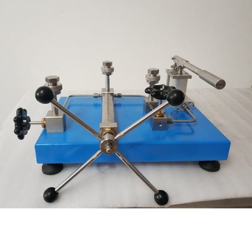 Bàn hiệu chuẩn áp suất KDS KT20A (-0,95 đến 140 bar, 0.1mbar, bơm khí)